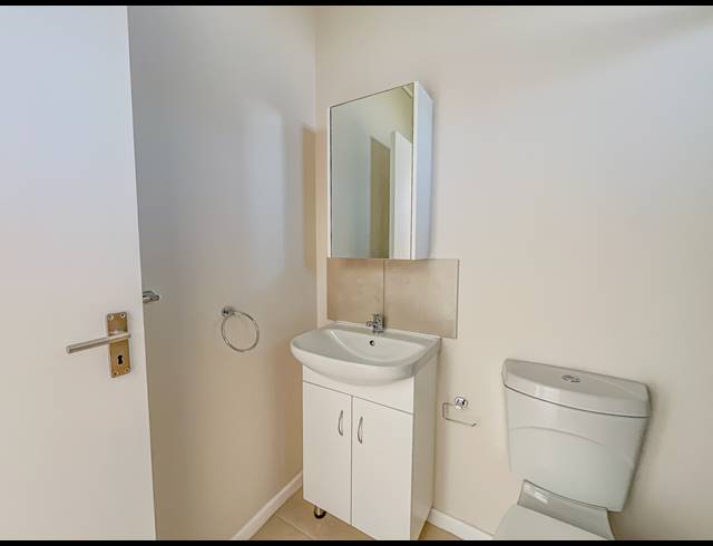 1 BEDROOM APARTMENT TO LET IN BALLITO CENTRAL